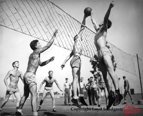 10 Vintage Photographs Of Volleyball!